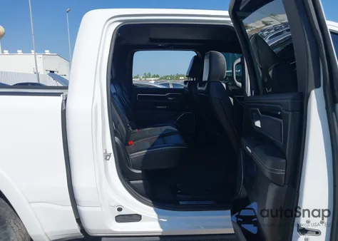 2022 Ram 1500 Laramie 4X4 5'7 Box z USA, uszkodzony, nr VIN 1C6SRFJT0NN175084